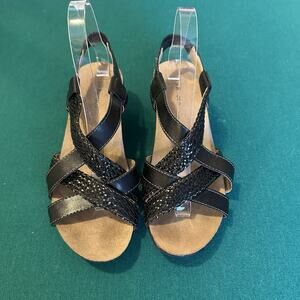 G.H. Bass & Co. Remy Black Wedge Sandals Leather Synthetic Upper Women’s 8.5M